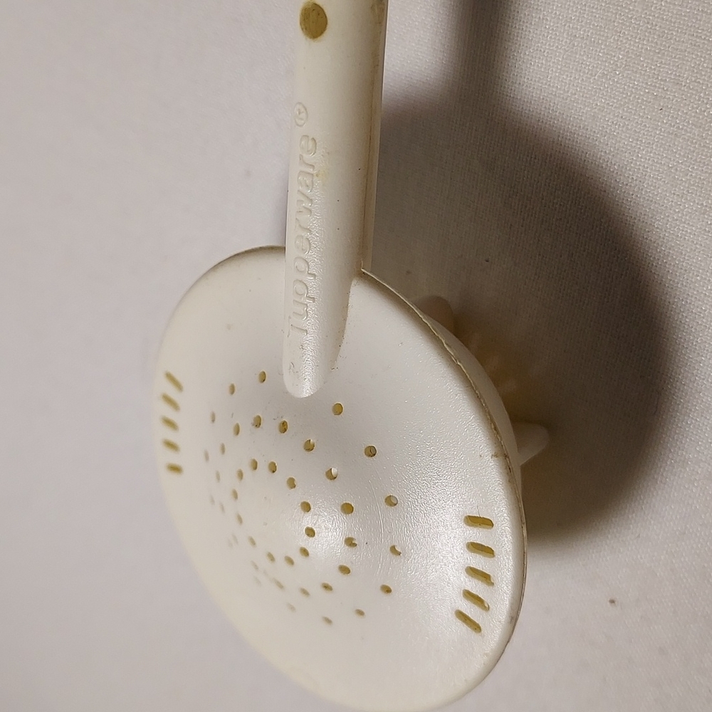 Vintage Tupperware Colander Key Chain